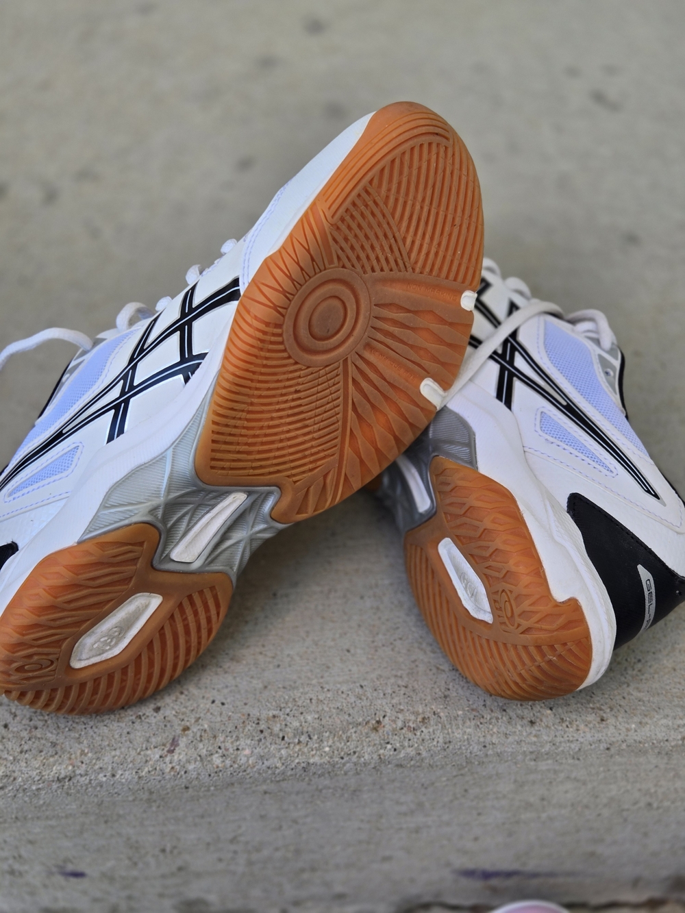 ASICS Womens White Black Orange Court Trainer - Picture 3 of 6
